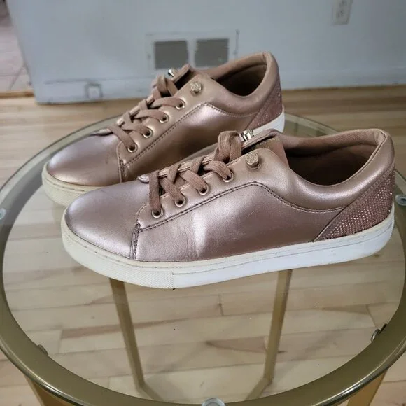 sneakers - Picture 2 of 2